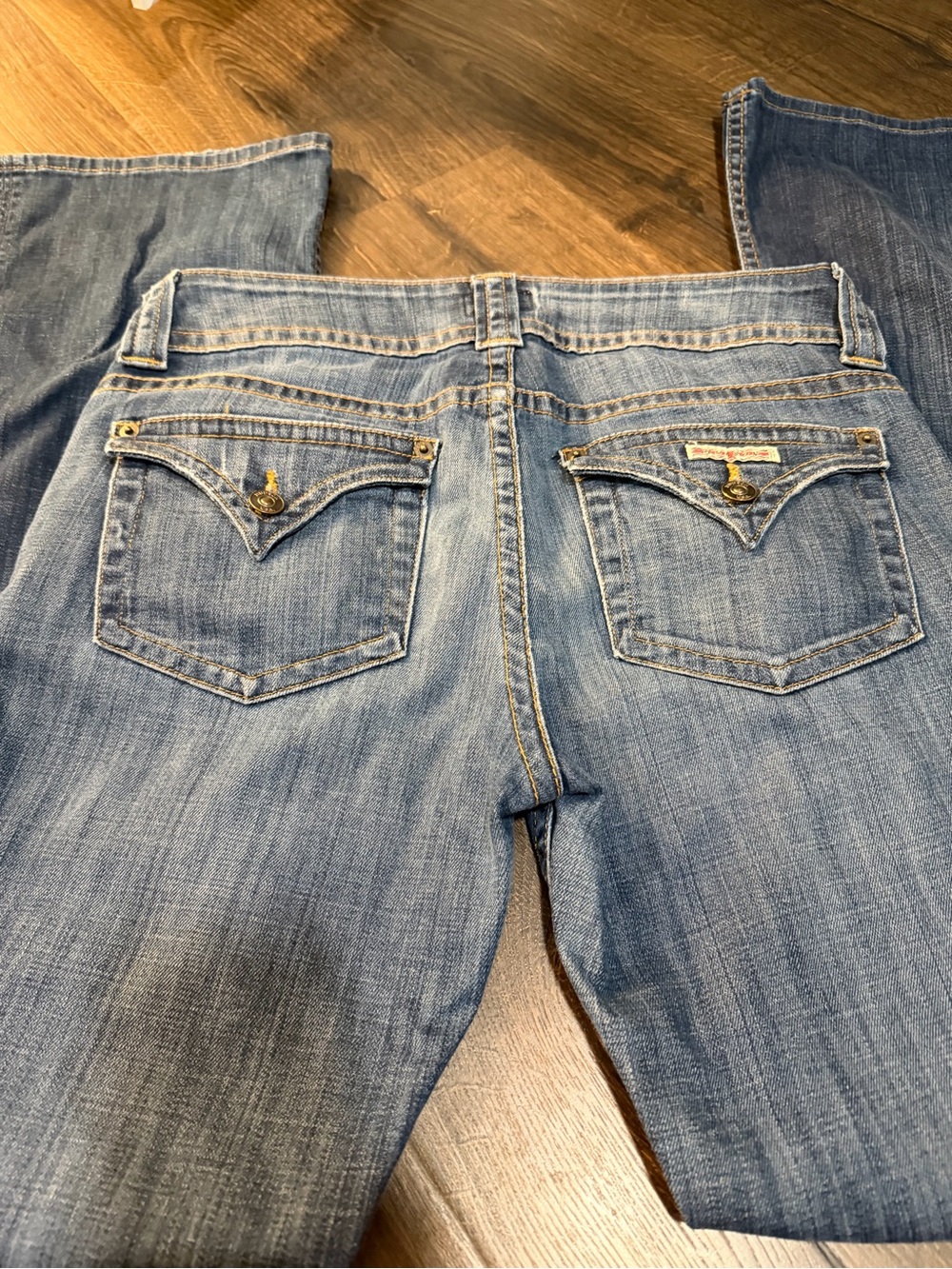 Hudson Women's Denim Jeans with Buttoned Back Pockets 29x32